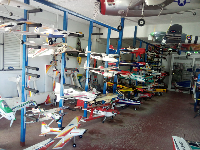 Model hangar